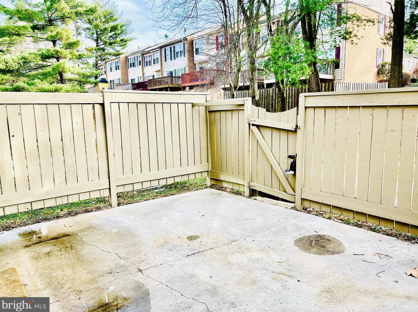 9821 Brookridge Ct, Gaithersburg MD 20886-1108 exterior