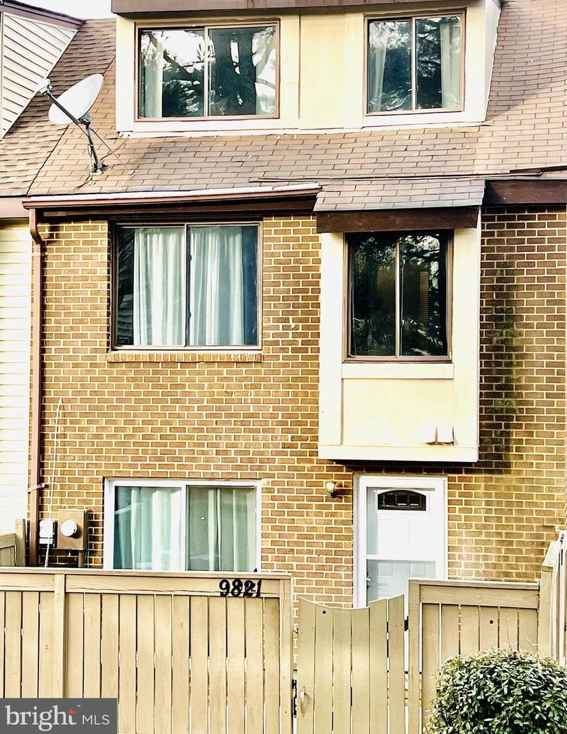 9821 Brookridge Ct, Gaithersburg MD 20886-1108 exterior
