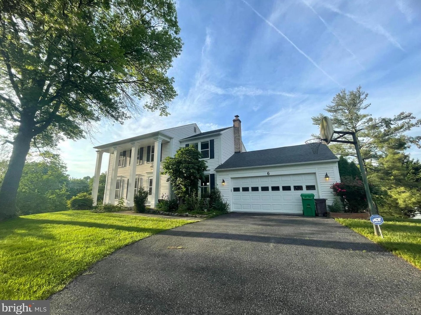 6 Leafy Overlook Ct, Gaithersburg, MD 20878-1148