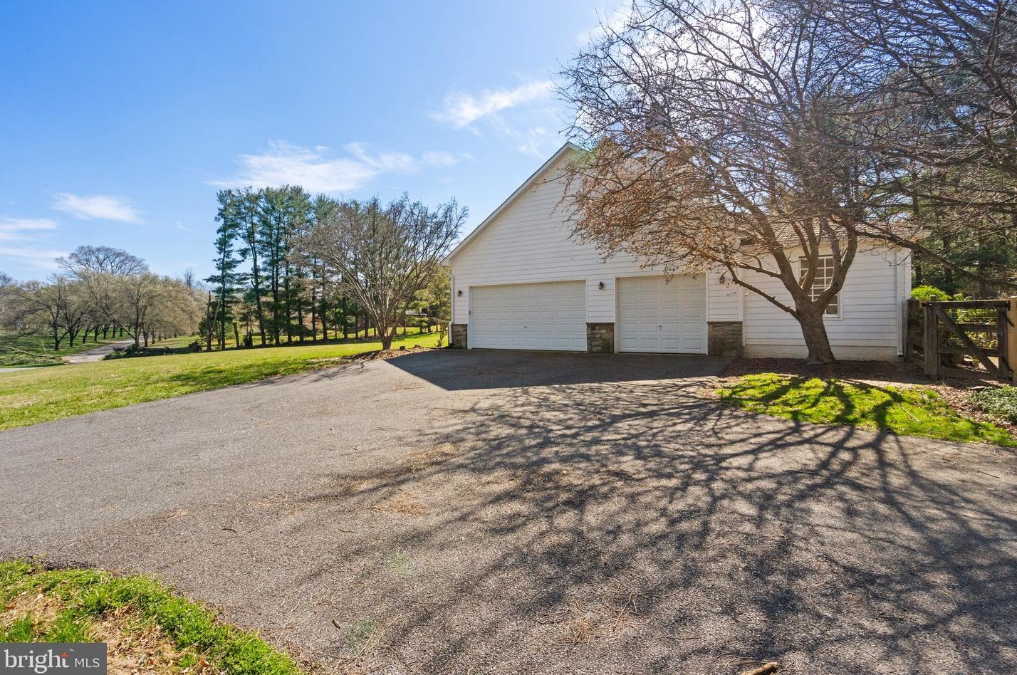 13422 Query Ml Rd, Gaithersburg MD 20878-3962 exterior