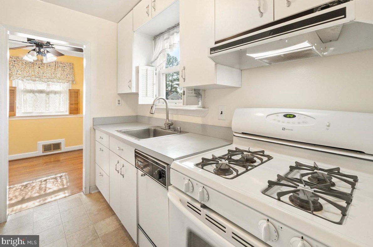 10026 Brunett Ave, Silver Spring MD 20901-2204 exterior