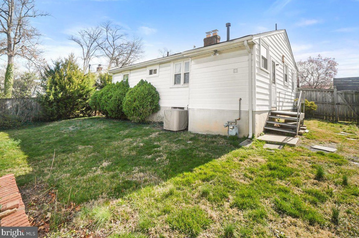 10026 Brunett Ave, Silver Spring MD 20901-2204 exterior