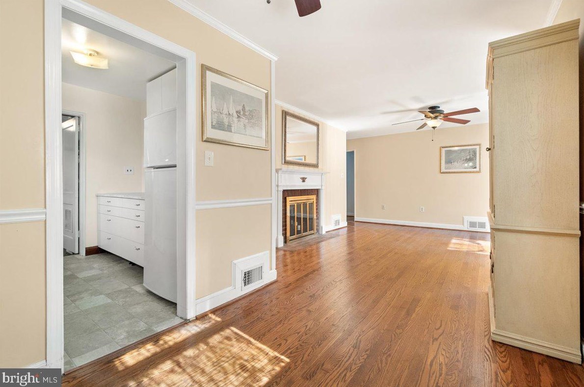 10026 Brunett Ave, Silver Spring MD 20901-2204 exterior