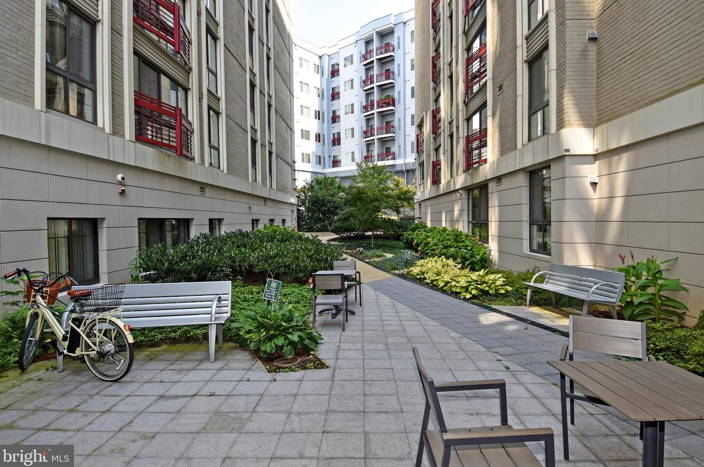 7915 Eastern Ave #711, Silver Spring, MD 20910