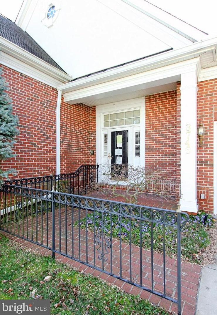 3745 Glen Eagles Dr, Silver Spring, MD 20906-1673