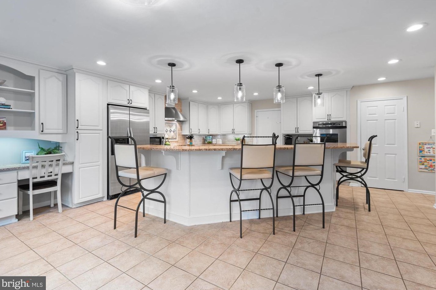 12612 Falconbridge Dr, Gaithersburg MD  20878-3411 exterior