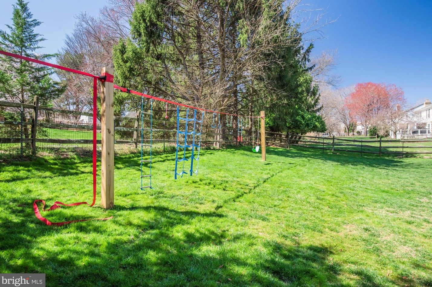 12612 Falconbridge Dr, Gaithersburg MD  20878-3411 exterior