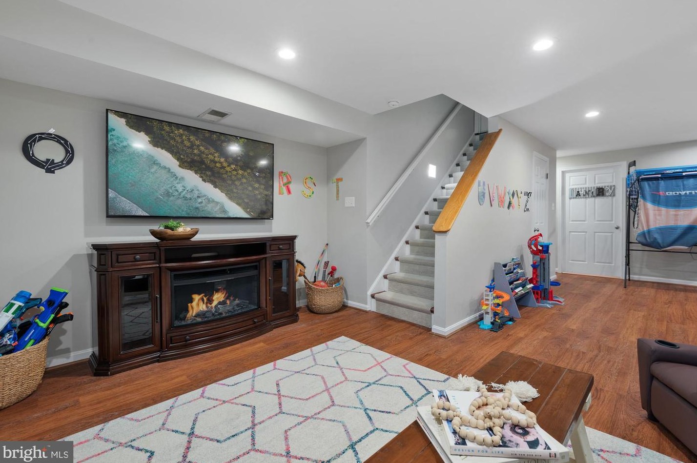 12612 Falconbridge Dr, Gaithersburg MD  20878-3411 exterior