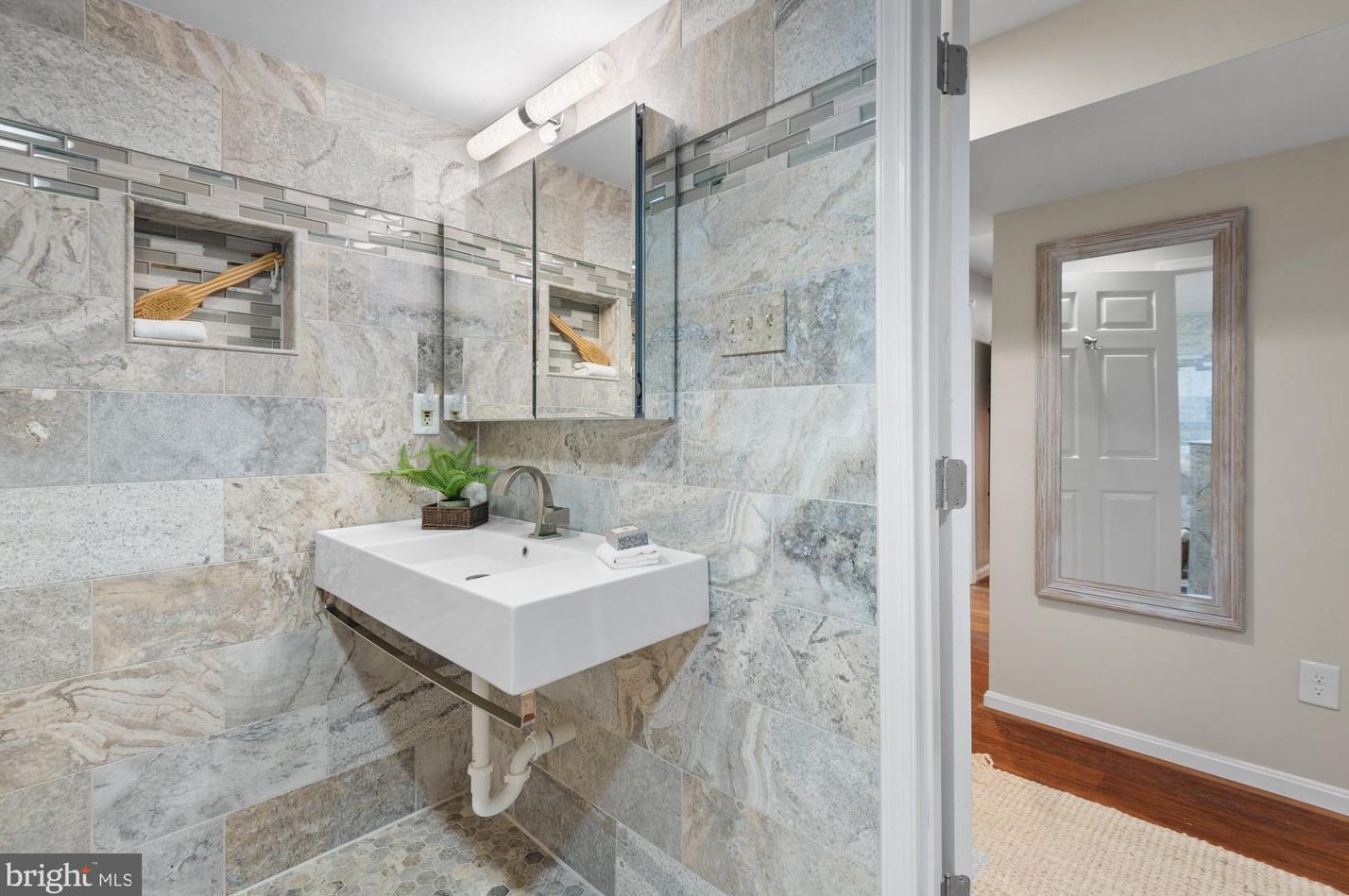 12612 Falconbridge Dr, Gaithersburg MD  20878-3411 exterior