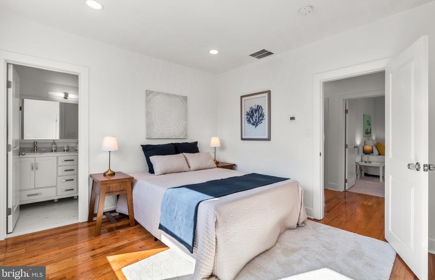 7422 Piney Branch Rd, Silver Spring MD  20912-4206 exterior