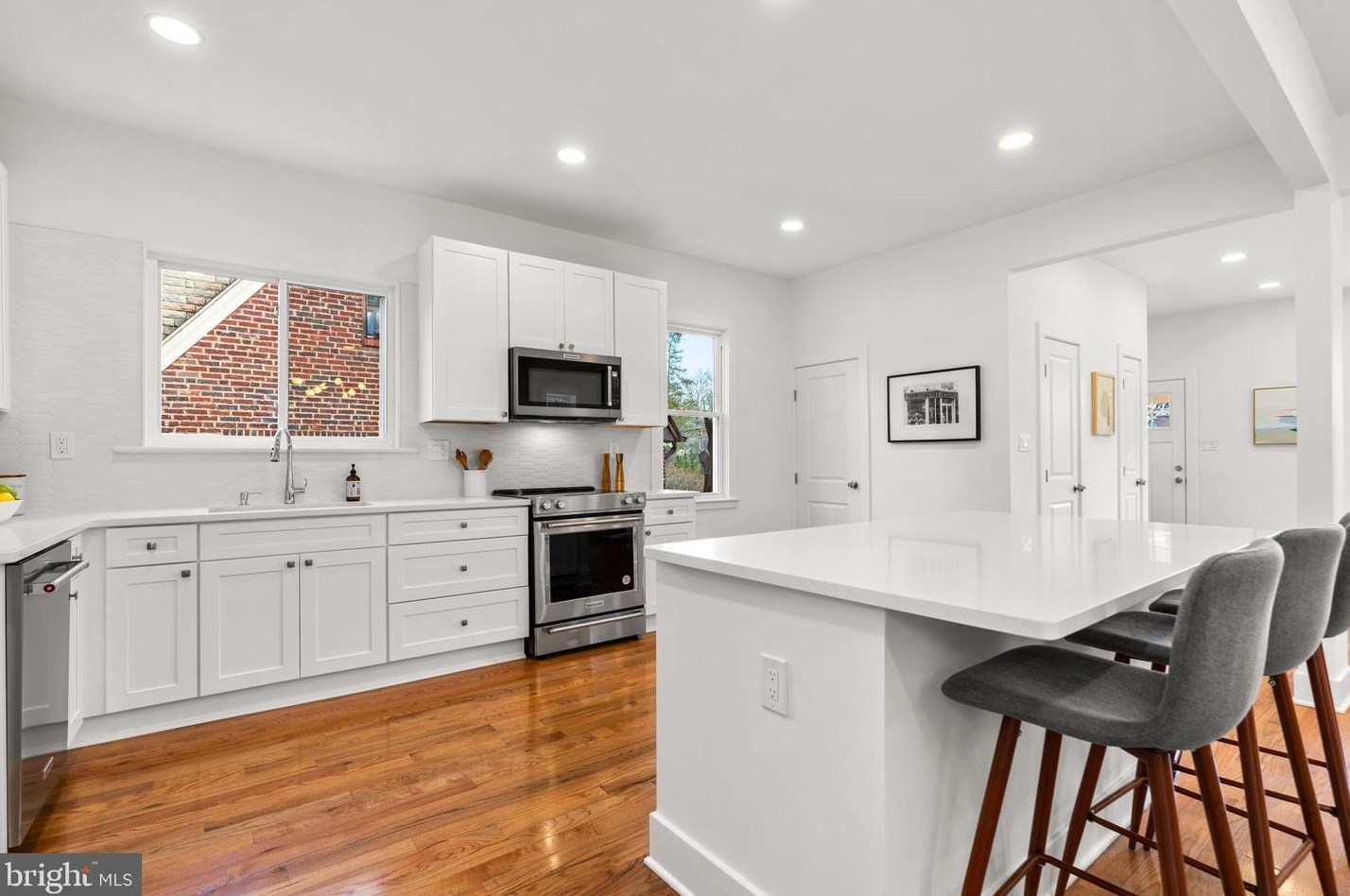 7422 Piney Branch Rd, Silver Spring MD  20912-4206 exterior