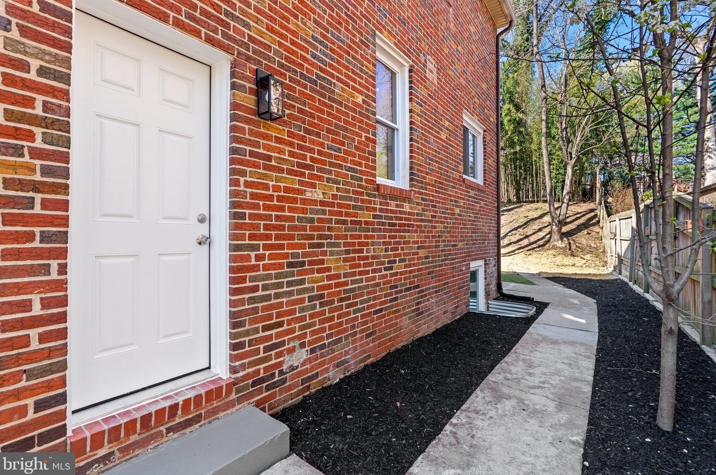 7422 Piney Branch Rd, Silver Spring MD  20912-4206 exterior