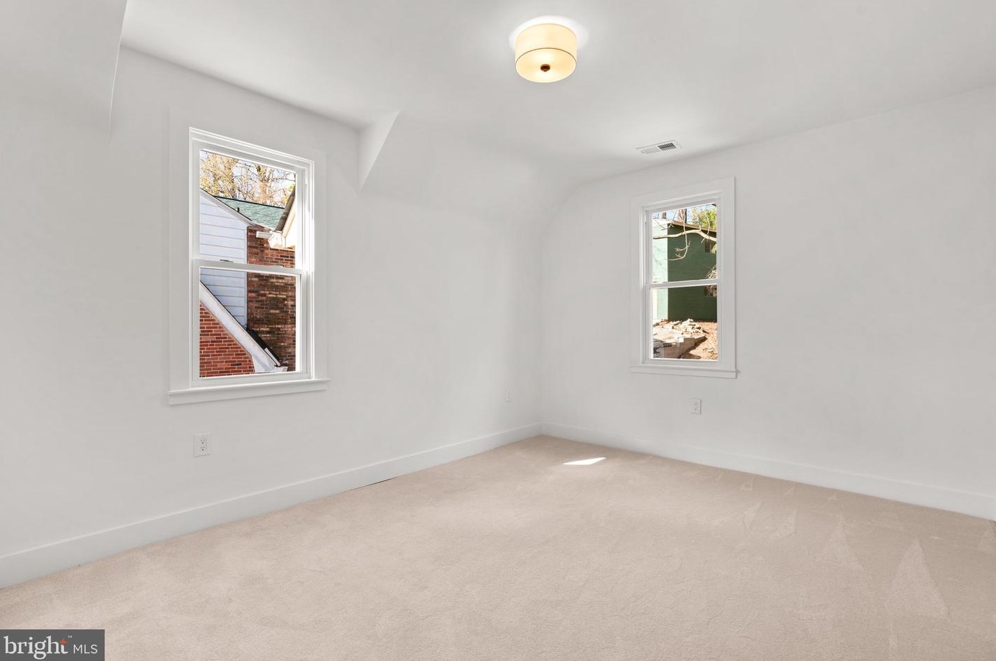 7422 Piney Branch Rd, Silver Spring MD  20912-4206 exterior