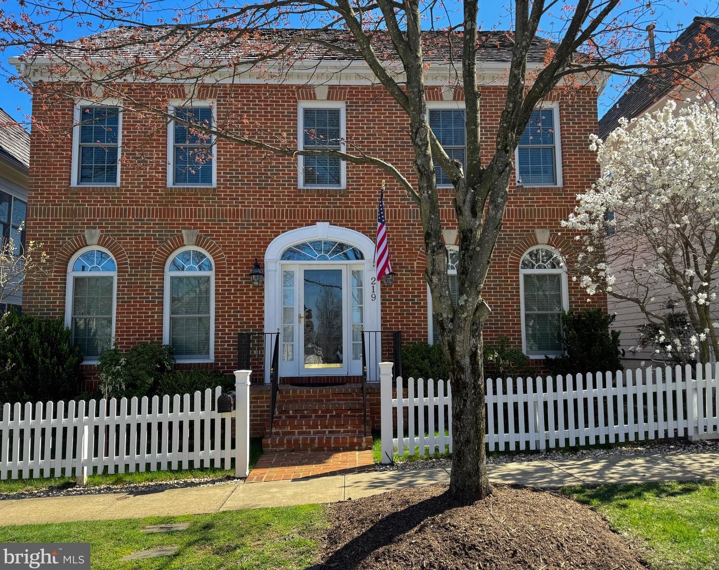 219 Thaxton St, Gaithersburg, MD 20878-5725