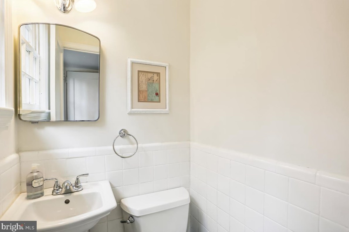 9513 Saybrook Ave, Silver Spring MD 20901-3034 exterior