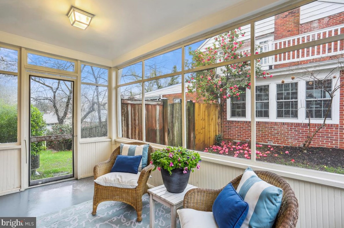 9513 Saybrook Ave, Silver Spring MD 20901-3034 exterior