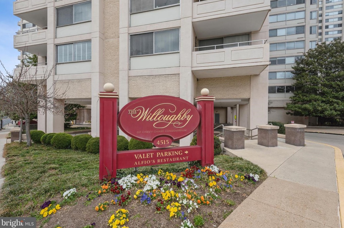 4515 Willard Ave, Bethesda MD  20815-3622 exterior