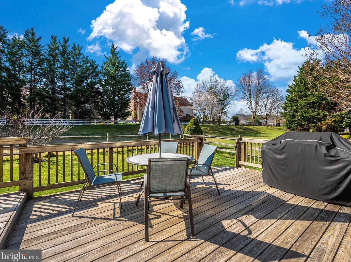 7502 Sawgrass Ter, Gaithersburg MD  20886-4596 exterior