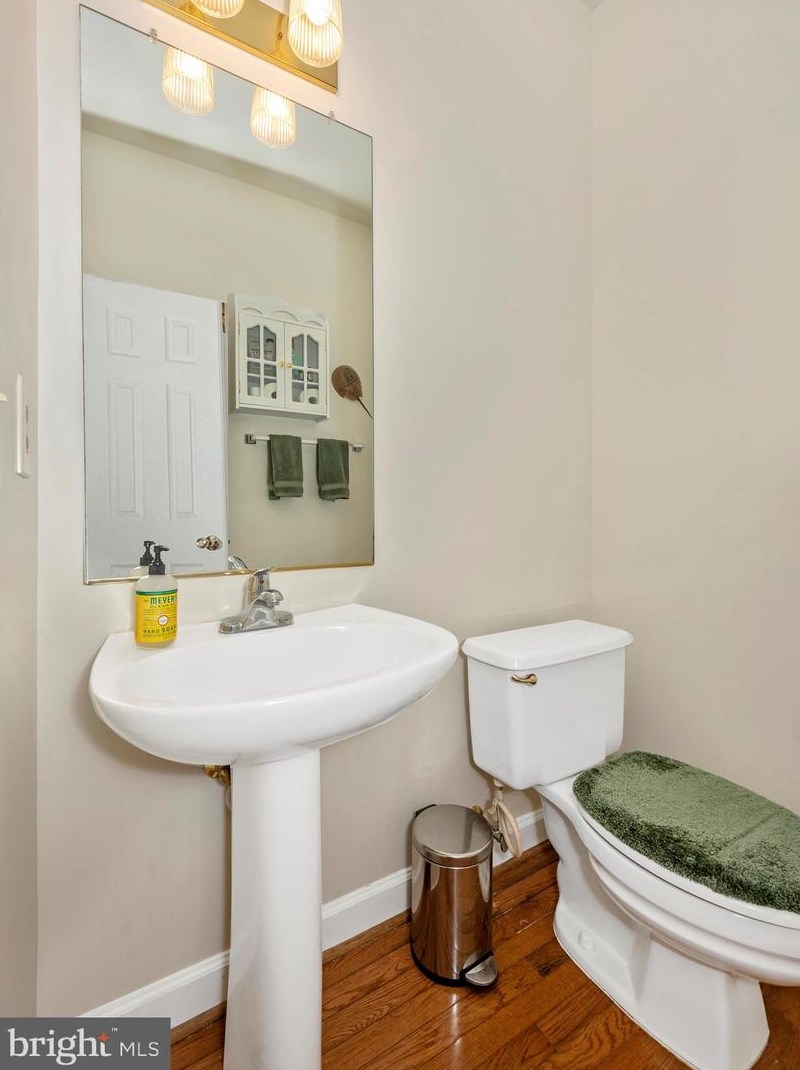 7502 Sawgrass Ter, Gaithersburg MD  20886-4596 exterior