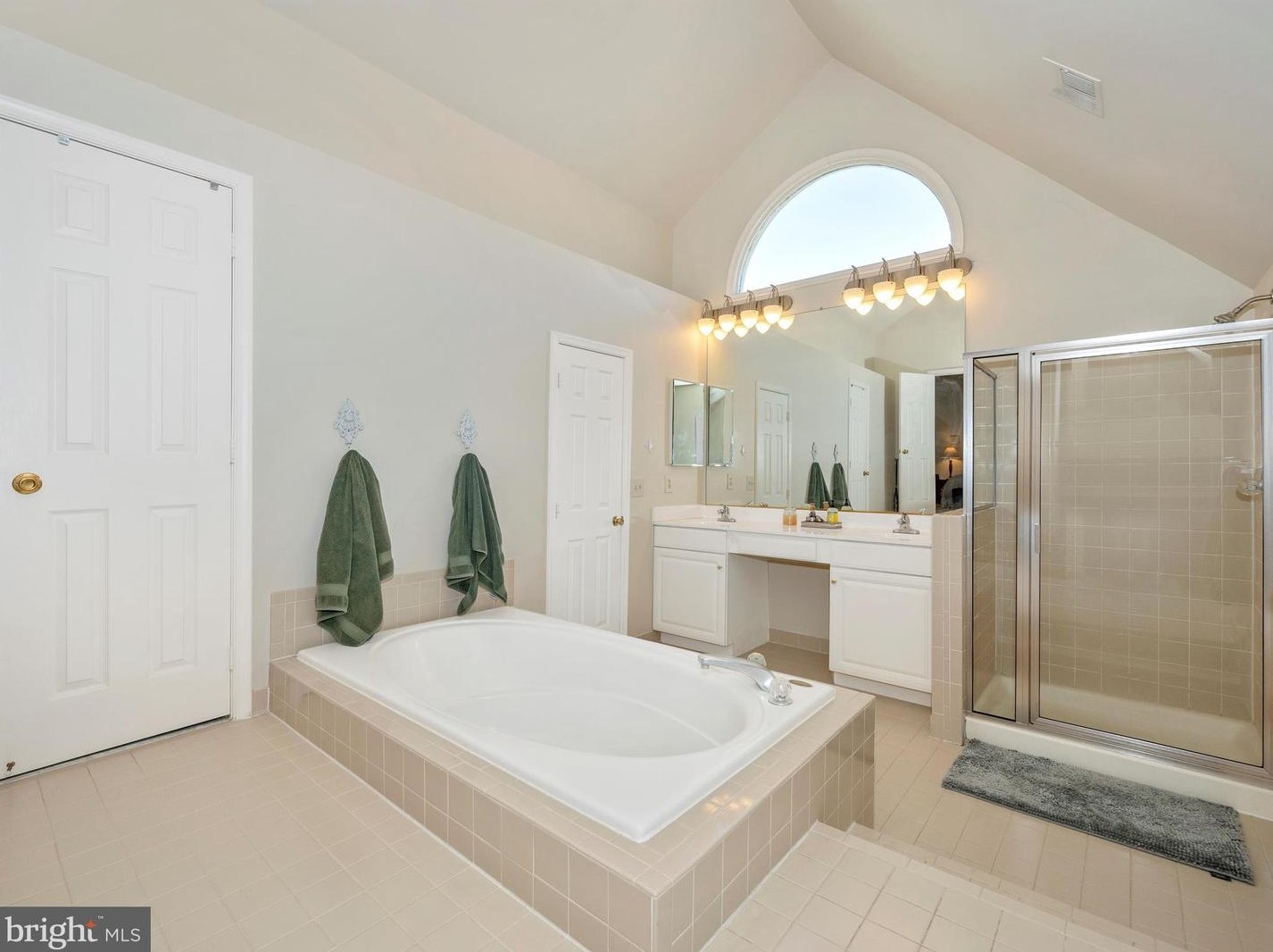 7502 Sawgrass Ter, Gaithersburg MD  20886-4596 exterior