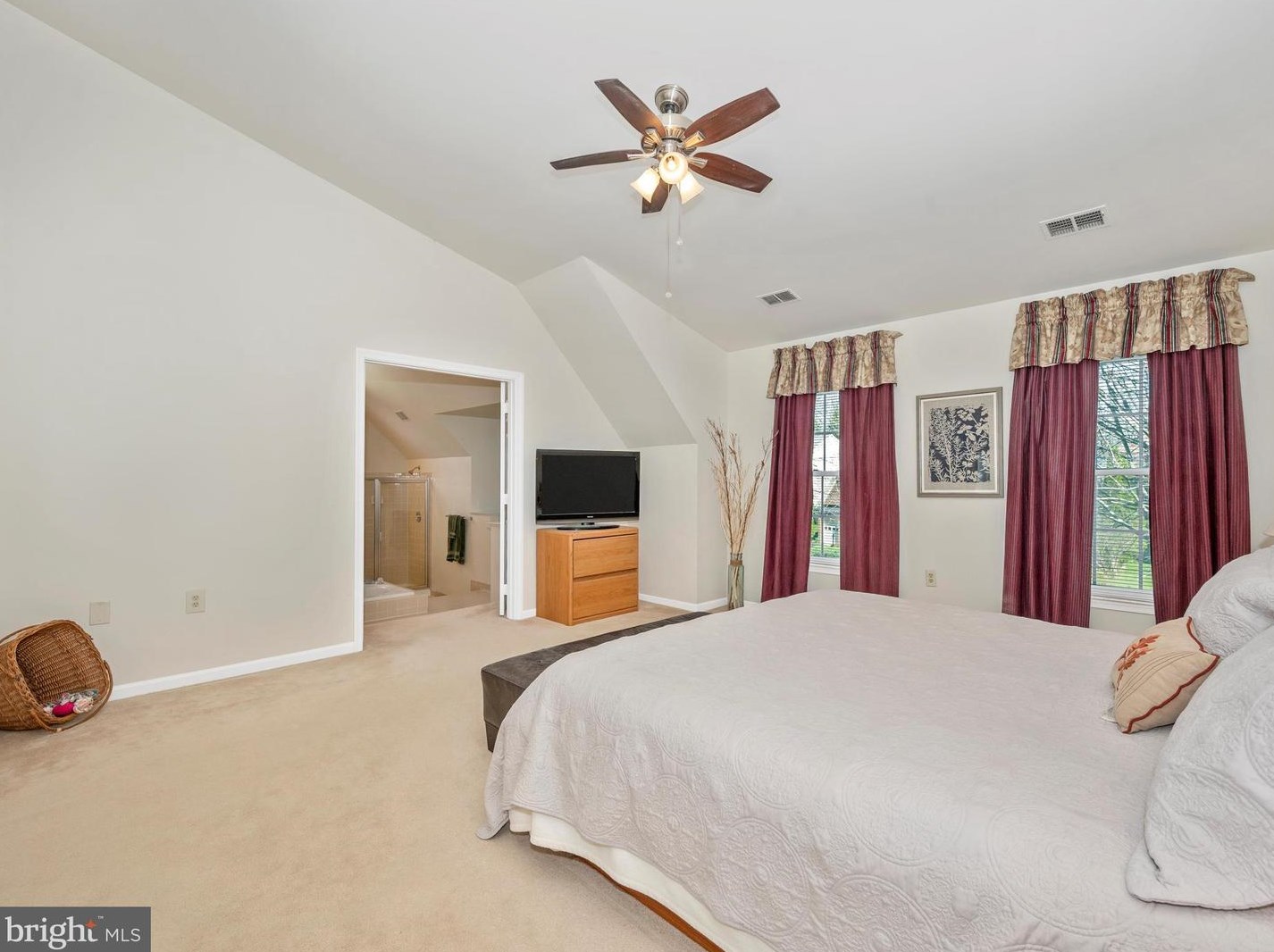 7502 Sawgrass Ter, Gaithersburg MD  20886-4596 exterior