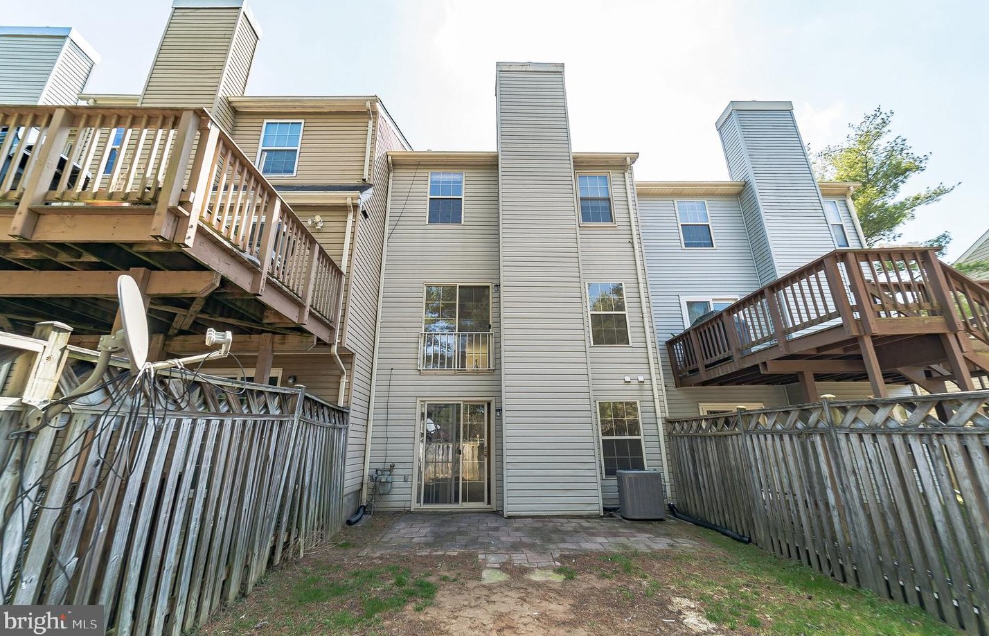 8123 Crabapple Ln, Gaithersburg, MD 20879