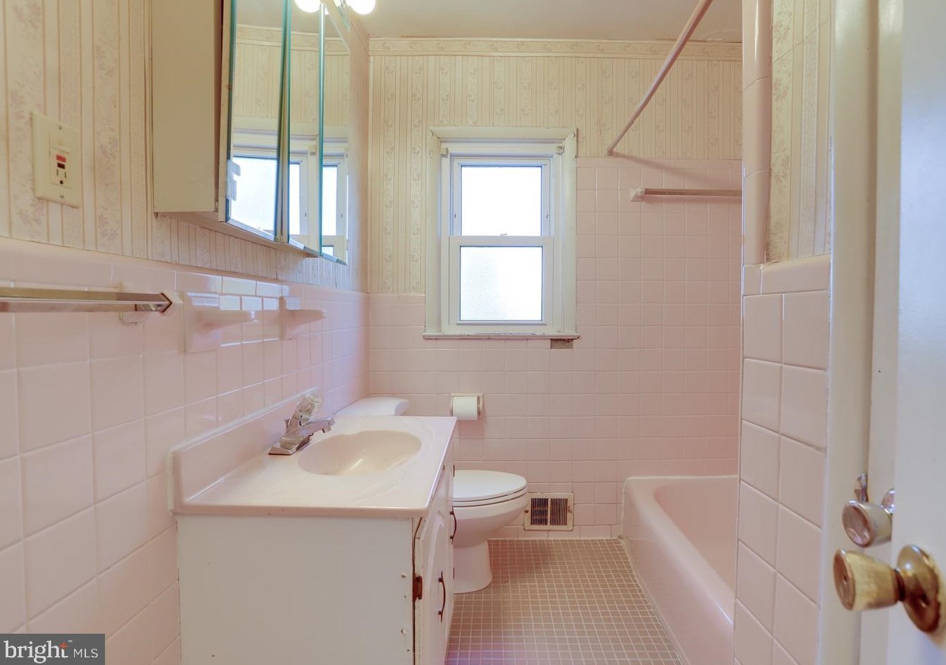 8802 2 Ave, Silver Spring MD 20910-2149 exterior