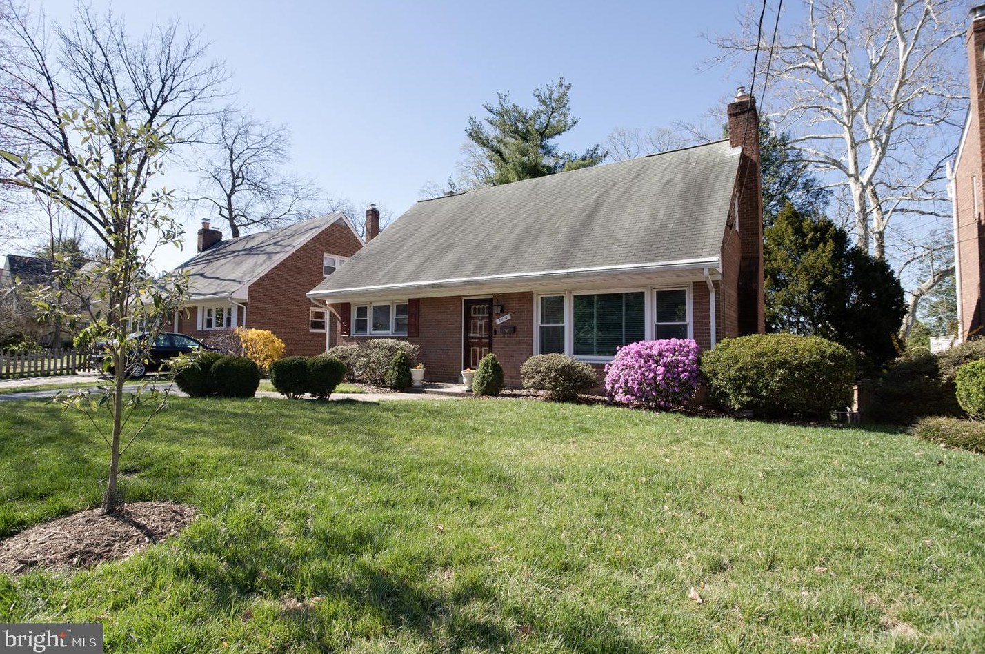 8802 2 Ave, Silver Spring MD 20910-2149 exterior