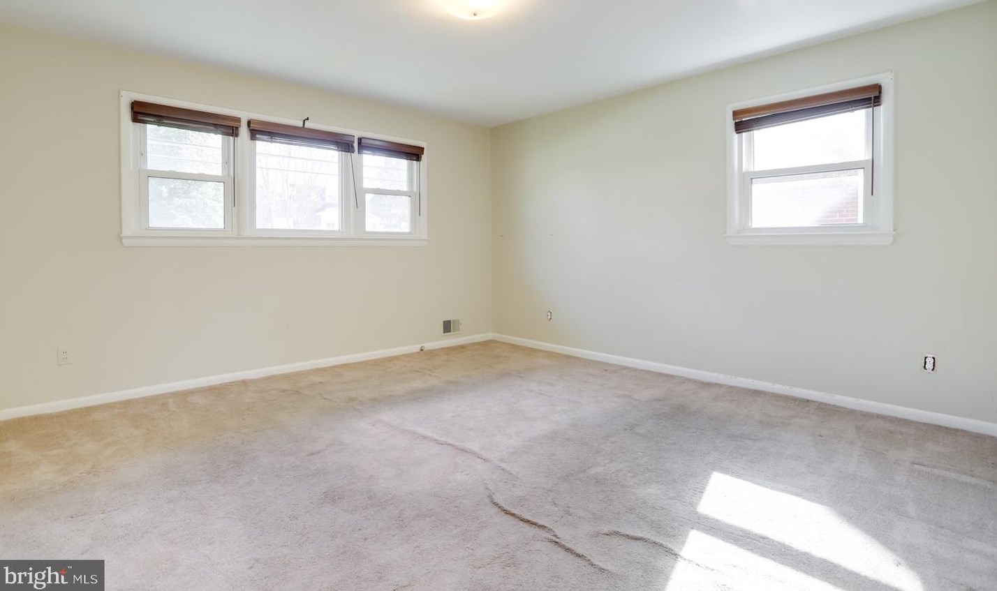 8802 2 Ave, Silver Spring MD 20910-2149 exterior