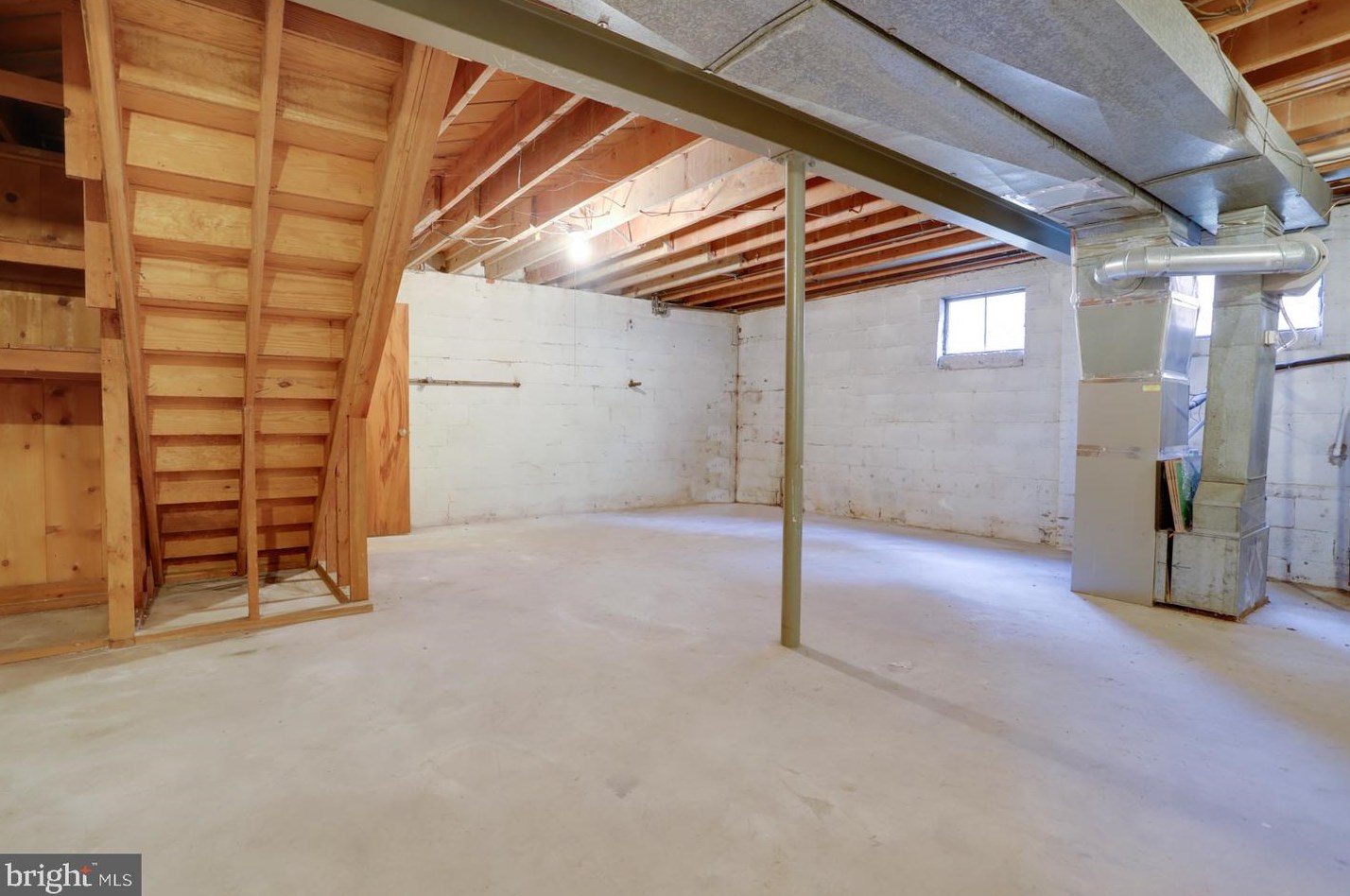 8802 2 Ave, Silver Spring MD 20910-2149 exterior