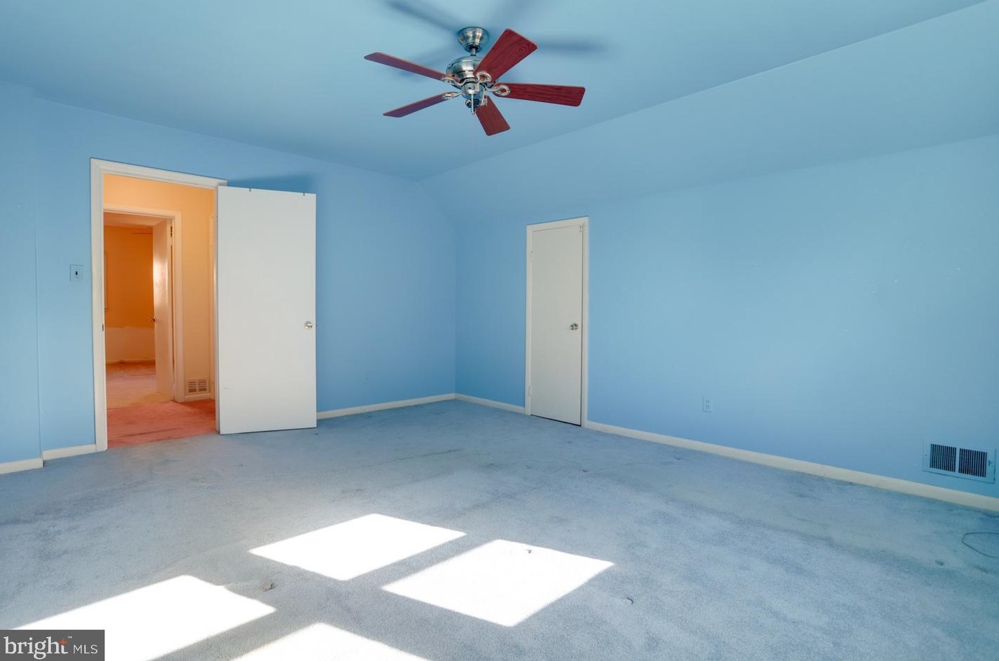 8802 2 Ave, Silver Spring MD 20910-2149 exterior