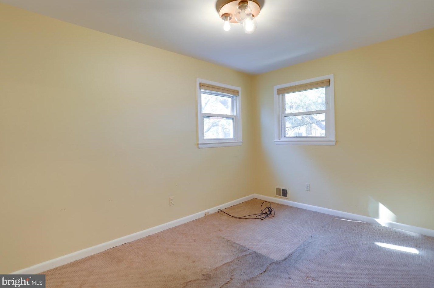 8802 2 Ave, Silver Spring MD 20910-2149 exterior