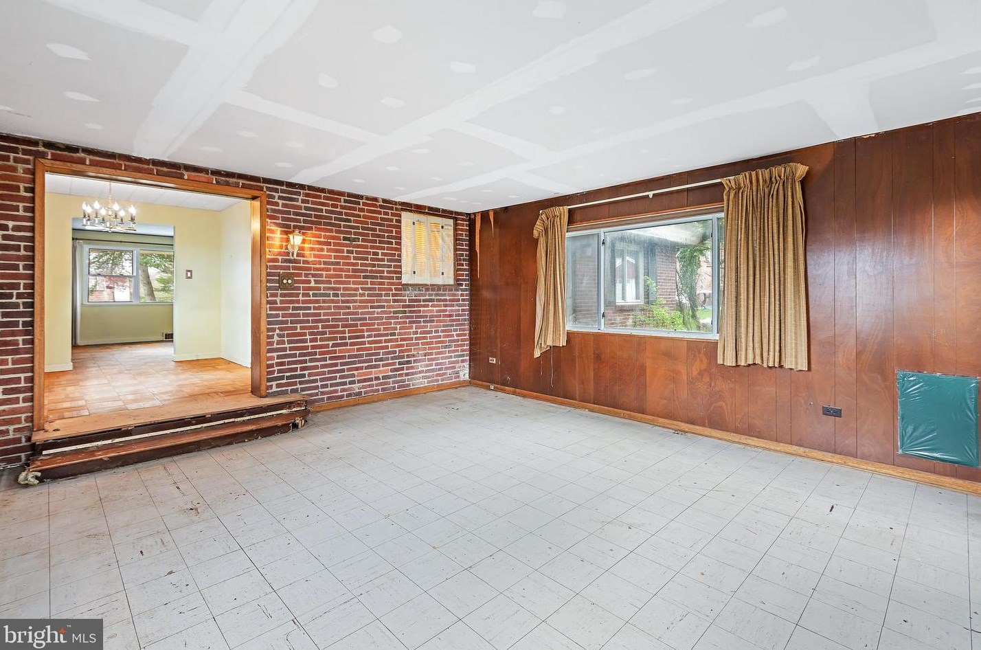 2413 Eccleston St, Silver Spring, MD 20902-4925