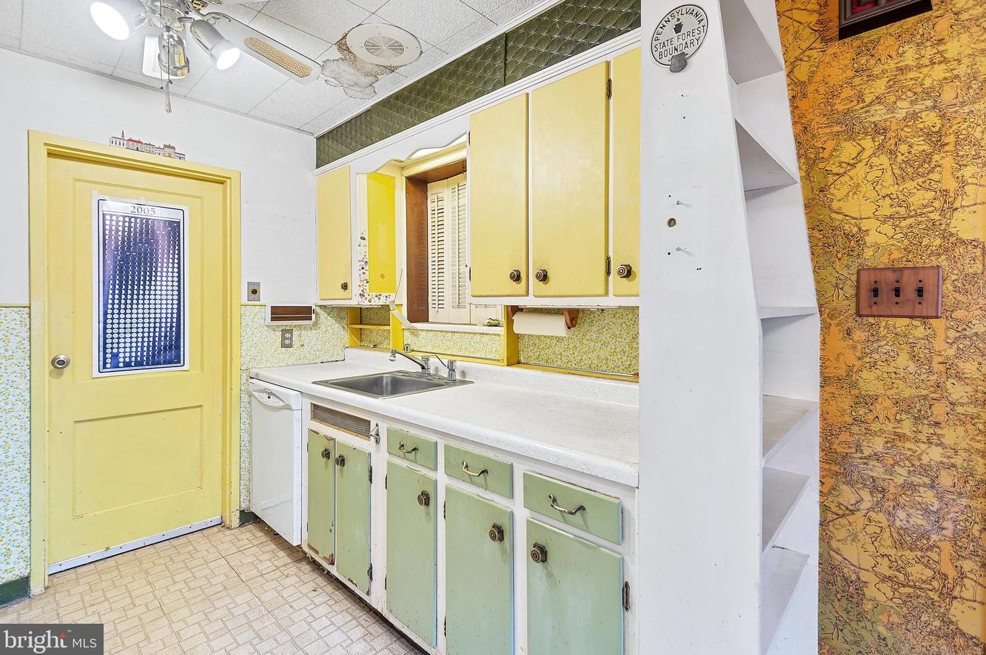 2413 Eccleston St, Silver Spring MD 20902-4830 exterior