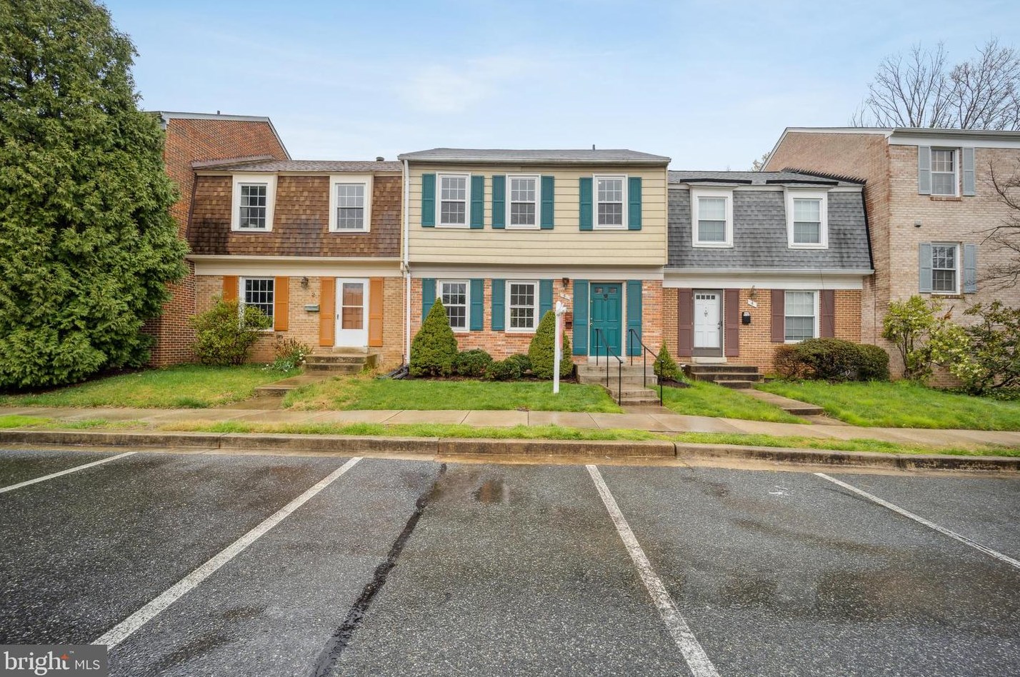 3 Kirkfield Ct, Rockville, MD 20850-3018