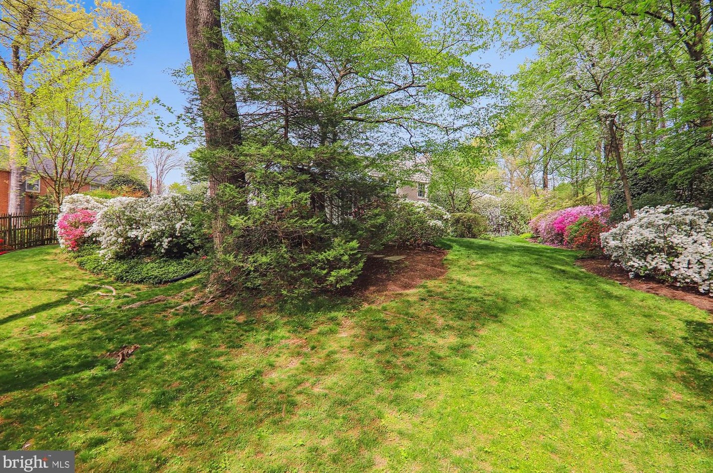 11301 Rolling House Rd, Rockville MD  20852-4538 exterior