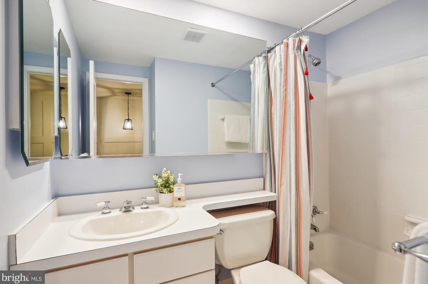 11301 Rolling House Rd, Rockville MD  20852-4538 exterior