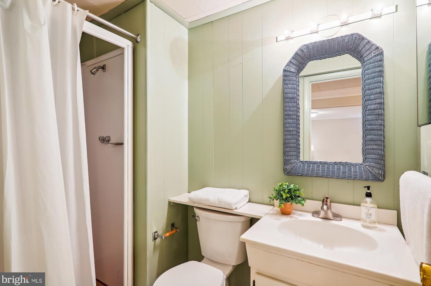 11301 Rolling House Rd, Rockville MD  20852-4538 exterior