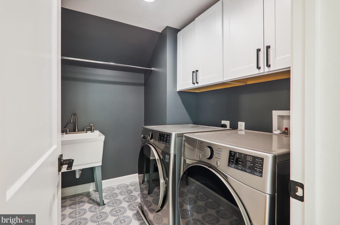 11301 Rolling House Rd, Rockville MD  20852-4538 exterior