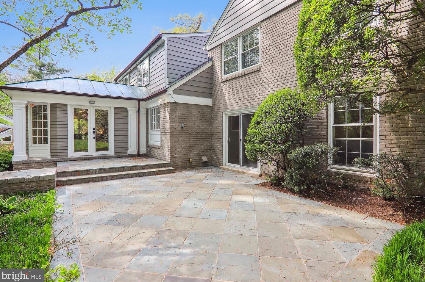 11301 Rolling House Rd, Rockville MD  20852-4538 exterior