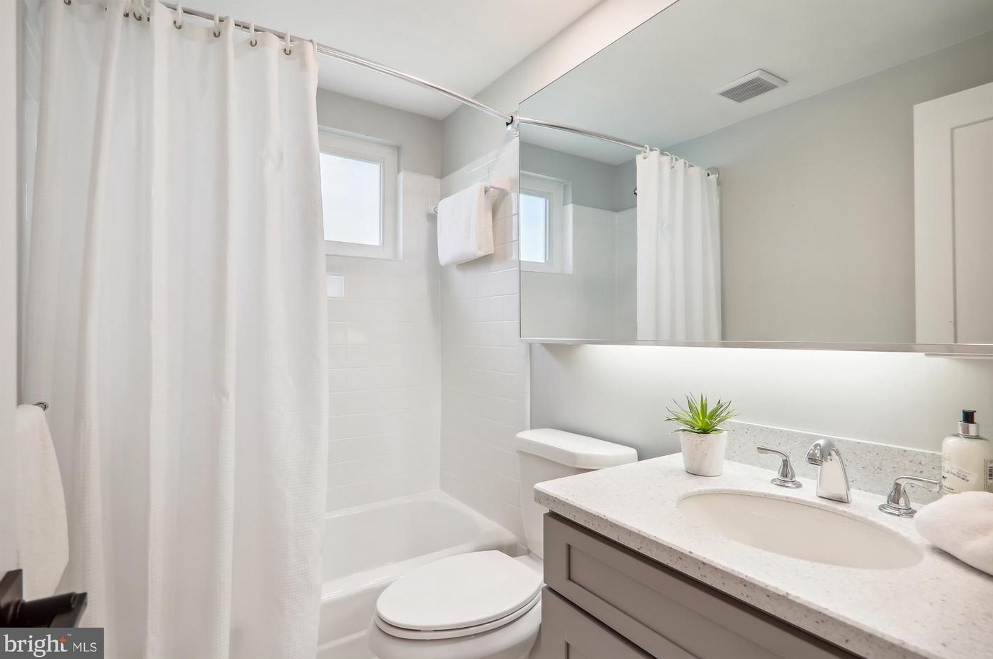 11301 Rolling House Rd, Rockville MD  20852-4538 exterior