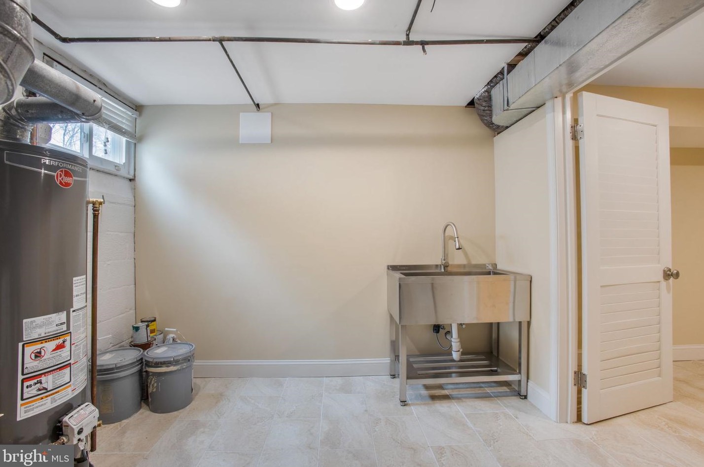 11613 College View Dr, Silver Spring MD 20902-2430 exterior