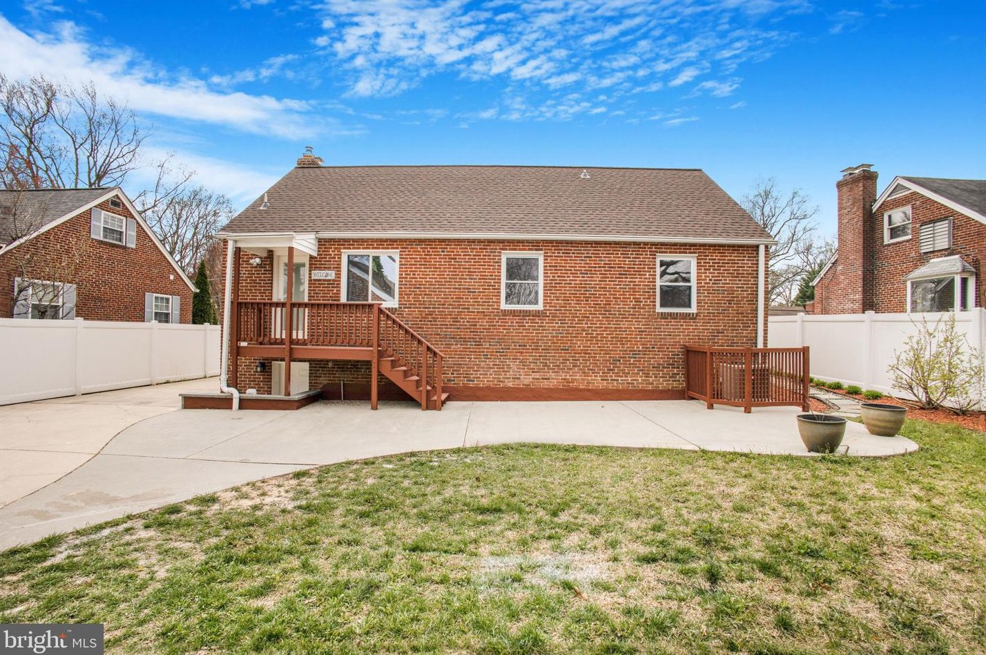 11613 College View Dr, Silver Spring MD 20902-2430 exterior