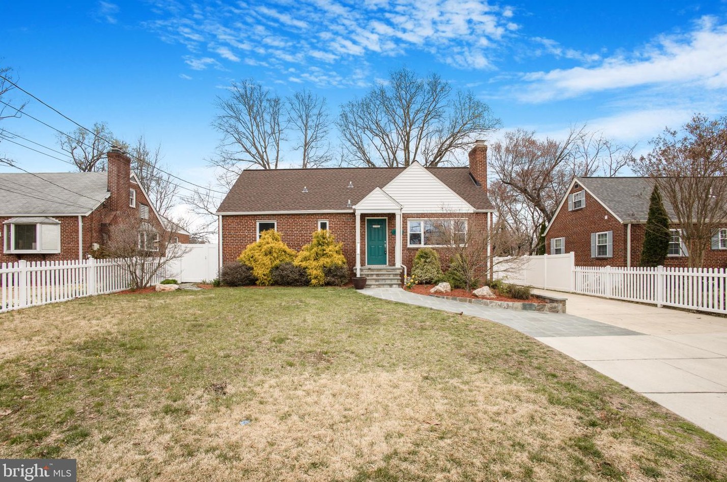 11613 College View Dr, Silver Spring MD 20902-2430 exterior