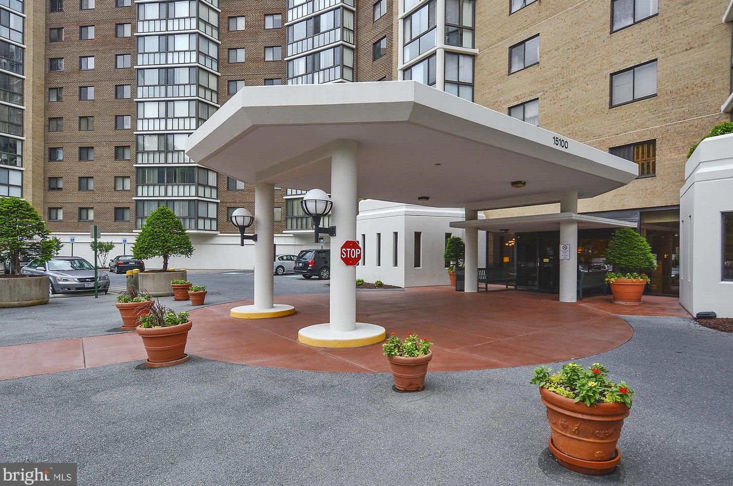 15100 Interlachen Dr #4-710, Silver Spring, MD 20906