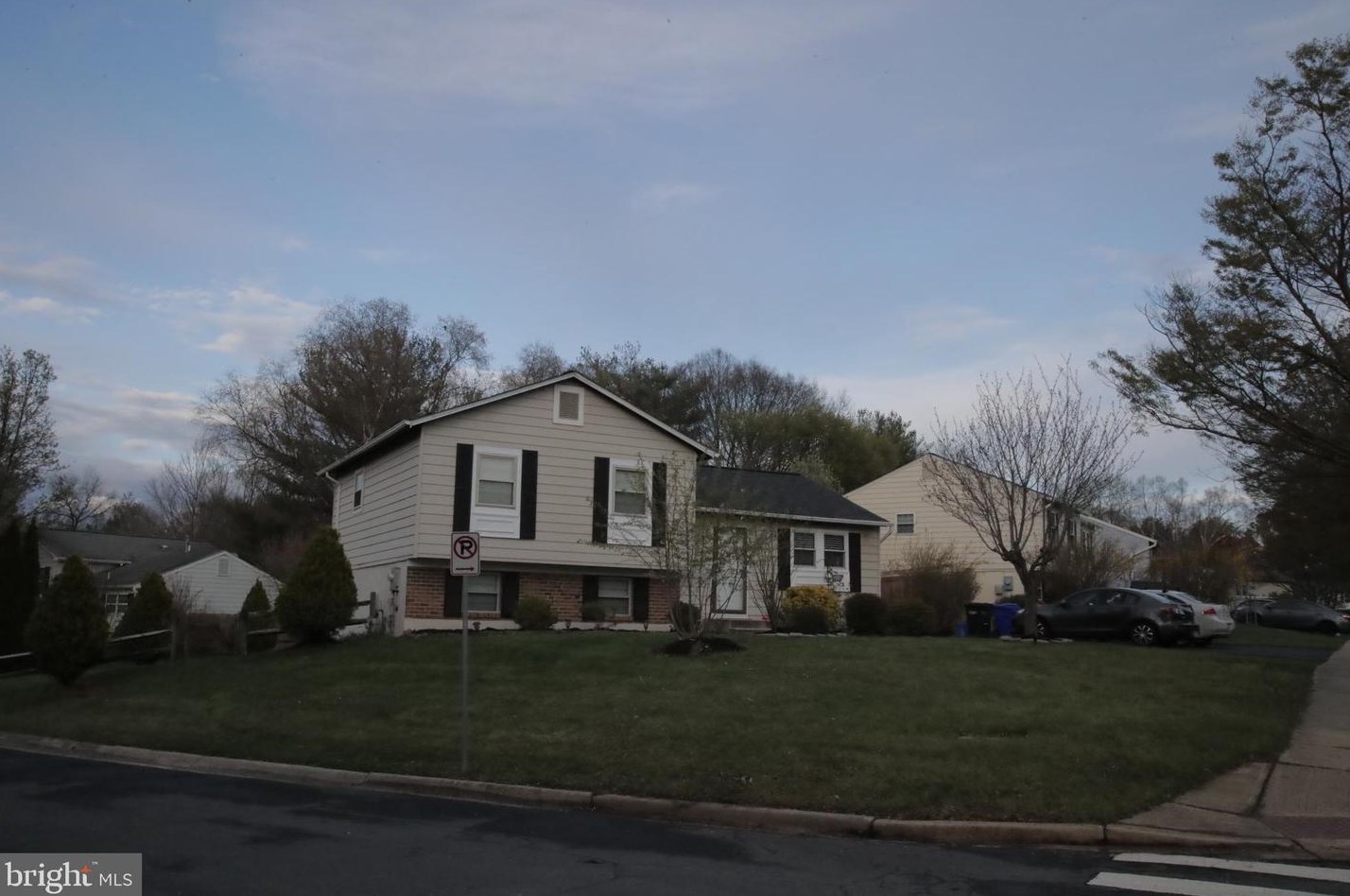 8229 Mountain Laurel Ln, Gaithersburg, MD 20879-1559