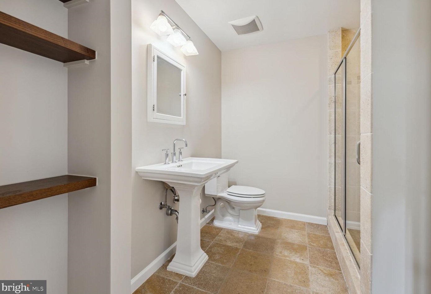 11201 Freas Dr, Gaithersburg MD  20878-2507 exterior