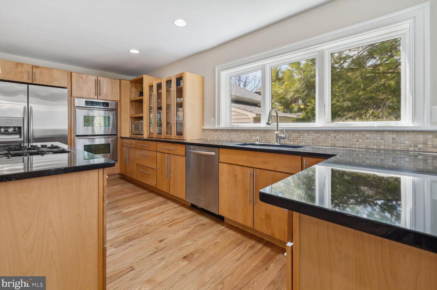 11201 Freas Dr, Gaithersburg MD  20878-2507 exterior