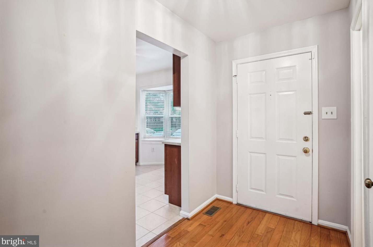 7557 Heatherton Ln, Rockville MD  20854-3221 exterior