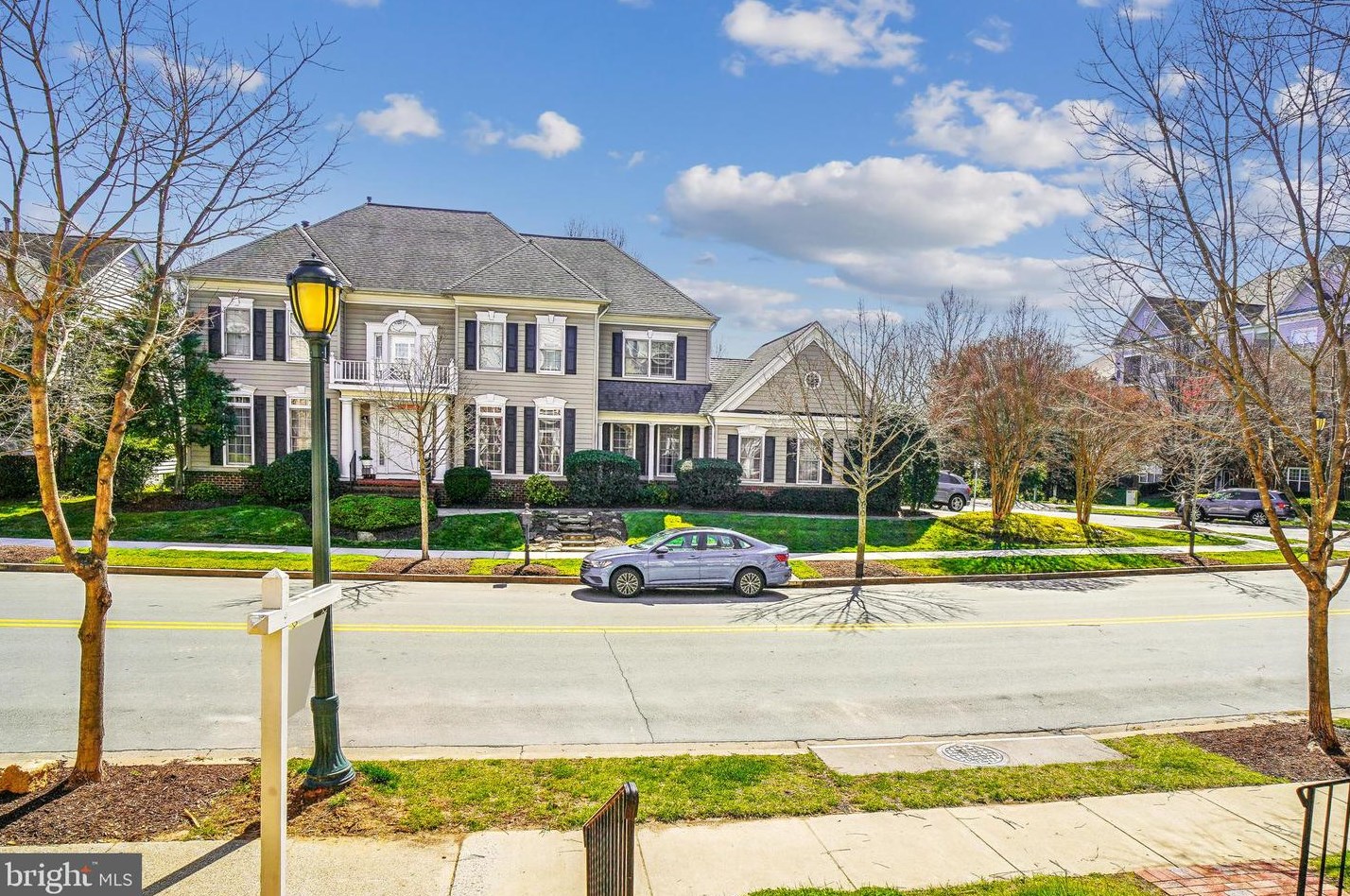 227 Jay Dr, Rockville MD  20850-4773 exterior